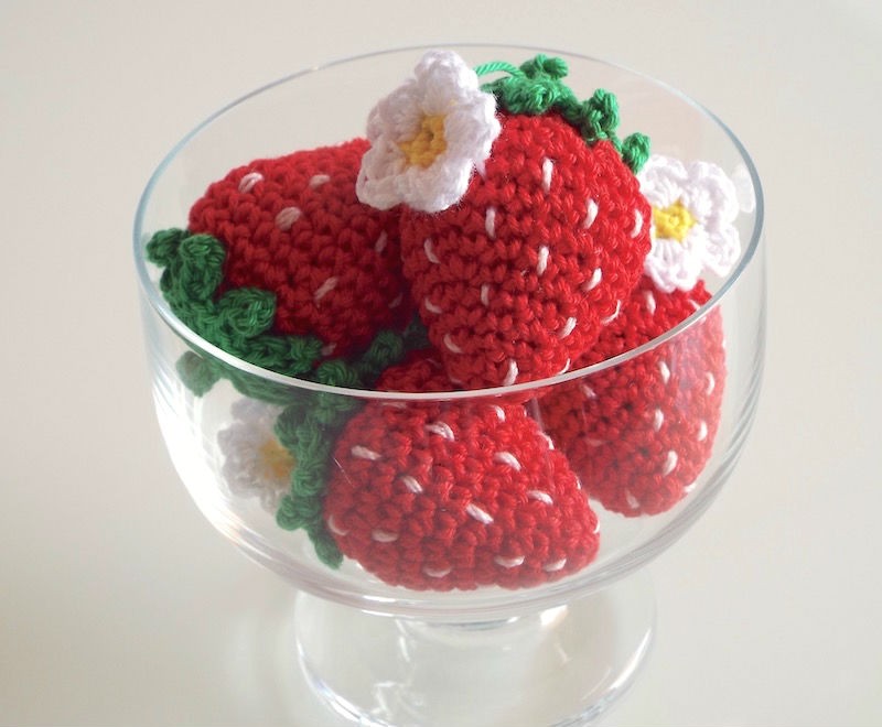 fragola-amigurumi-fiore3